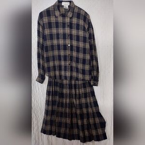 Vintage Collections by Michelle Stewart blouse (8) and skirt (10) navy and cream